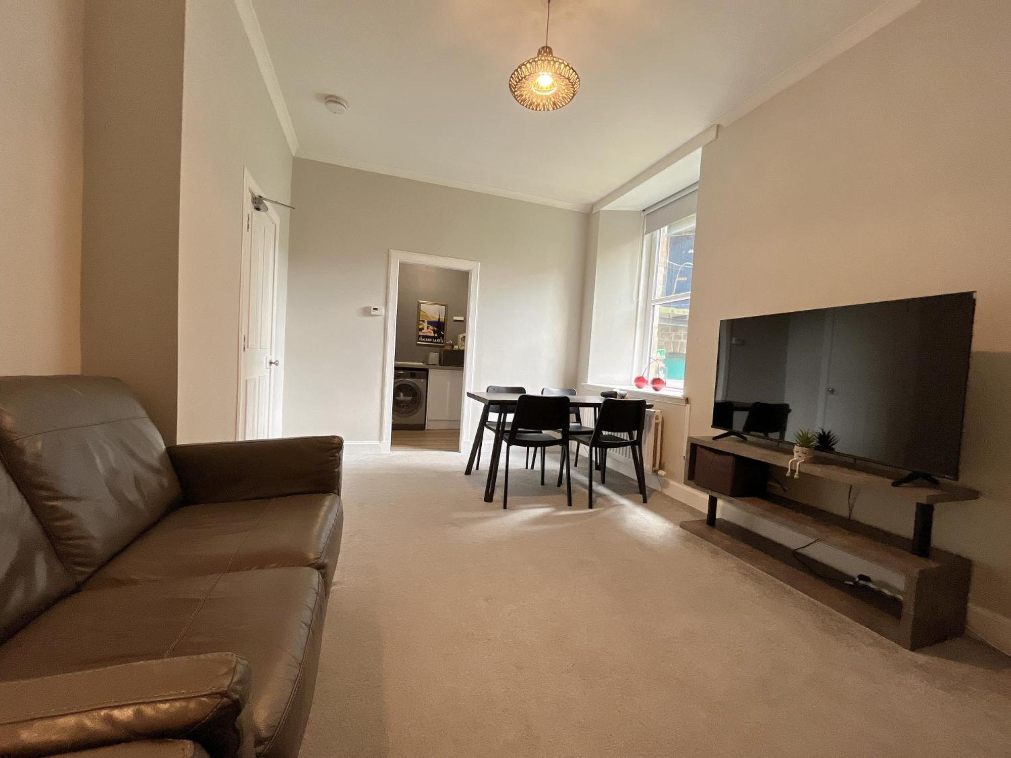 Two Bed Apartment Edimburgo Esterno foto