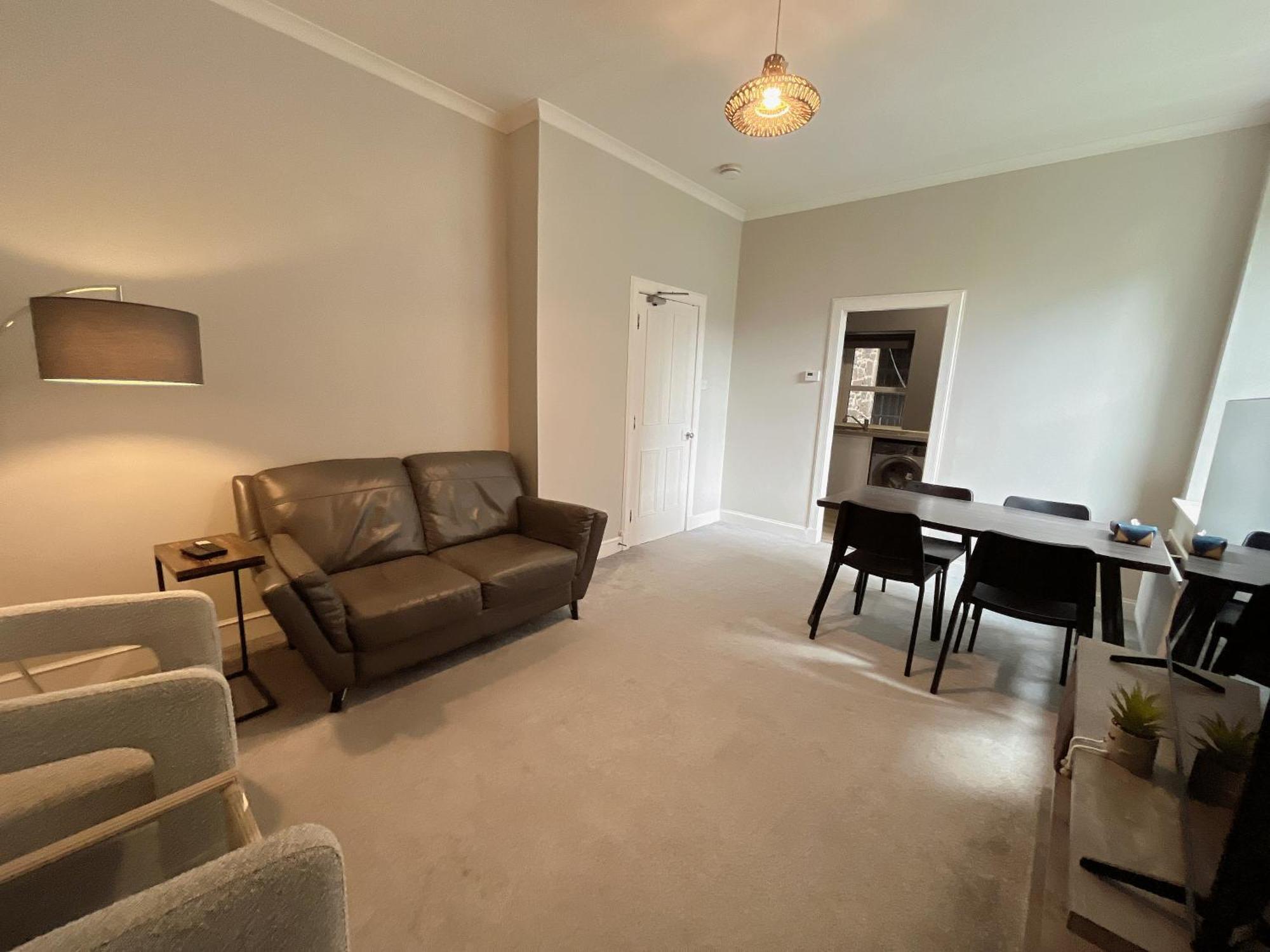 Two Bed Apartment Edimburgo Esterno foto
